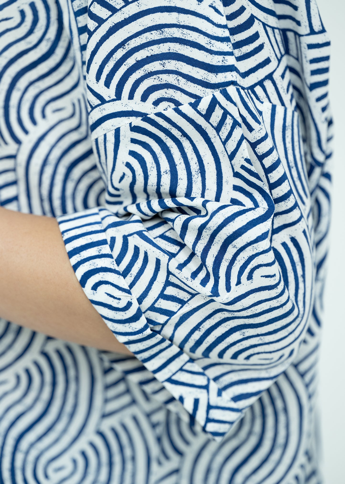 Linen Soft V-Neck Relaxed Fit Blue Printed Pajama Set